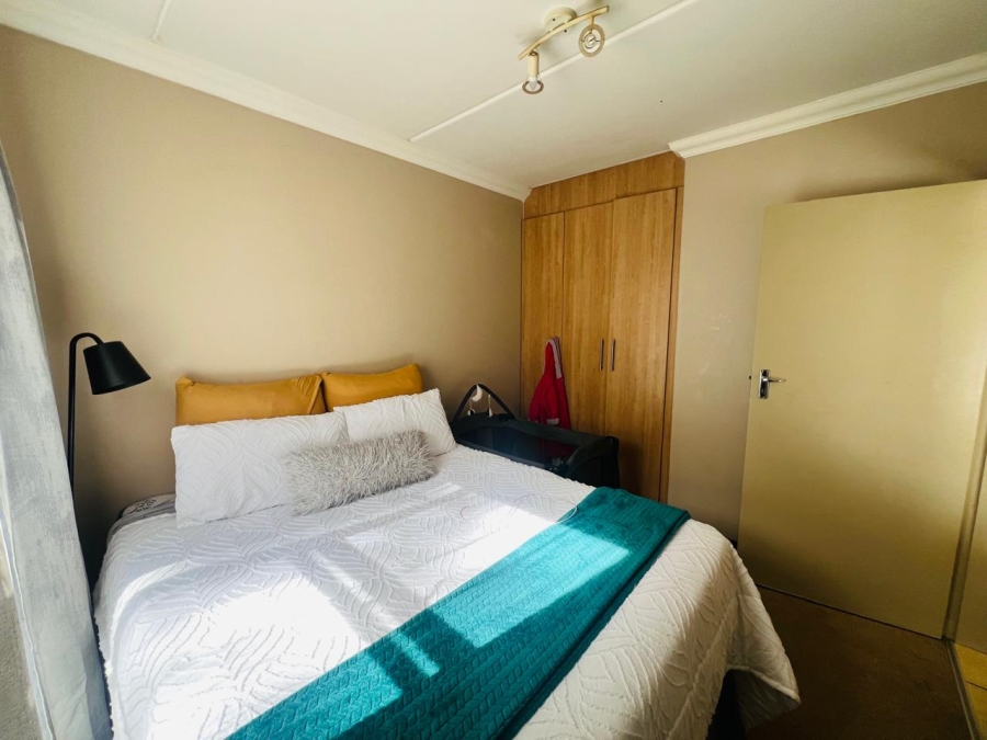 2 Bedroom Property for Sale in Geelhoutpark North West
